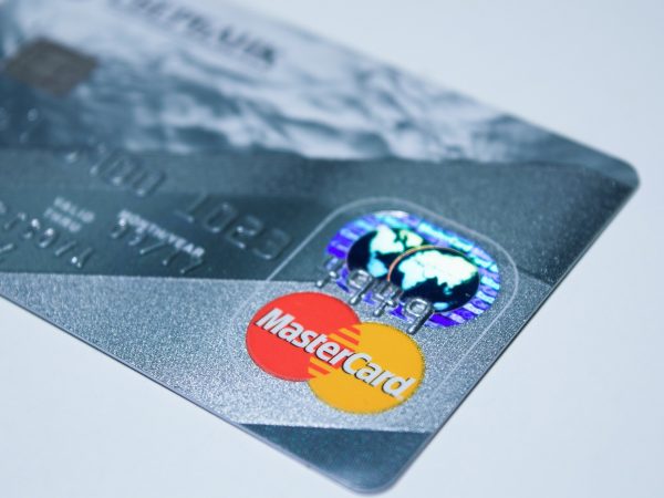 a-plastic-card-1647376_1920